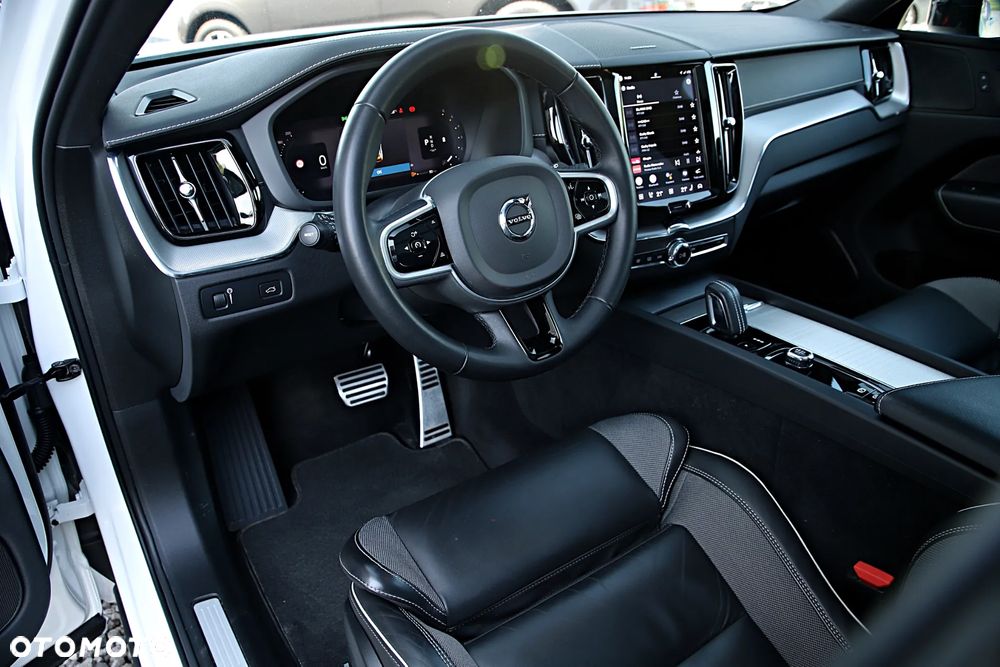 Volvo XC 60 B4 D AWD R-Design - 17