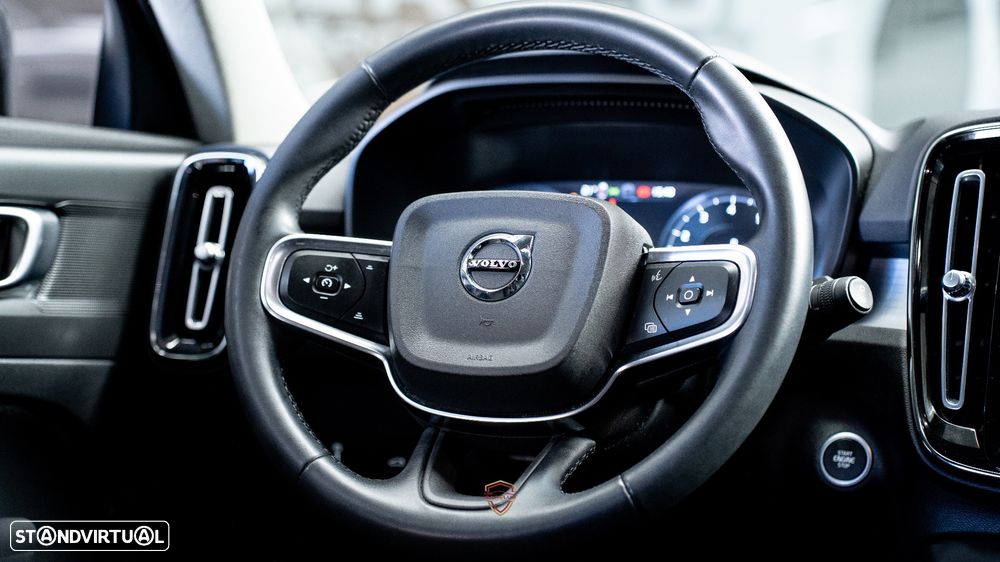 Volvo XC 40 1.5 T3 Momentum Geartronic - 20