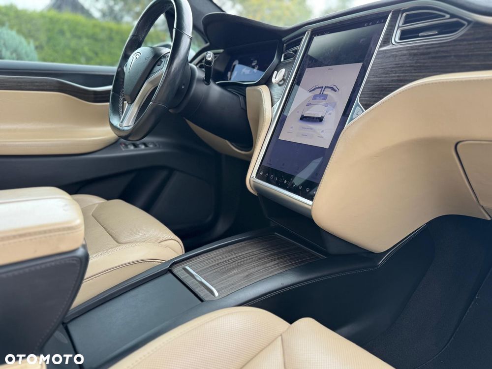 Tesla Model X Long Range Plus - 19