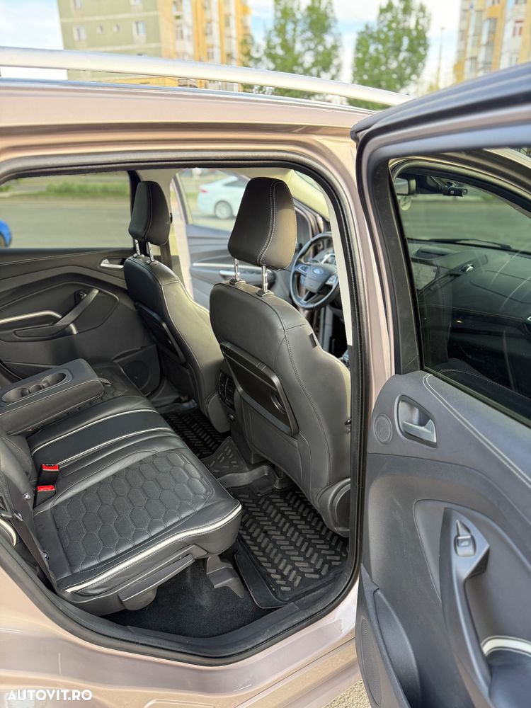 Ford Kuga 2.0 TDCi 4x4 Aut. Vignale - 9