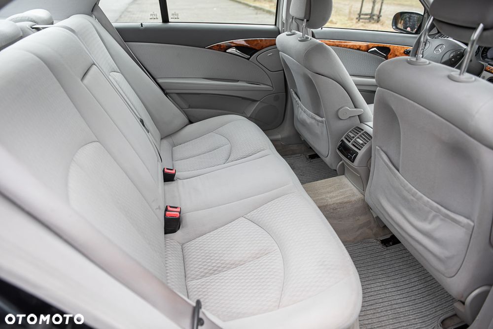 Mercedes-Benz Klasa E 200 CDI Elegance - 17