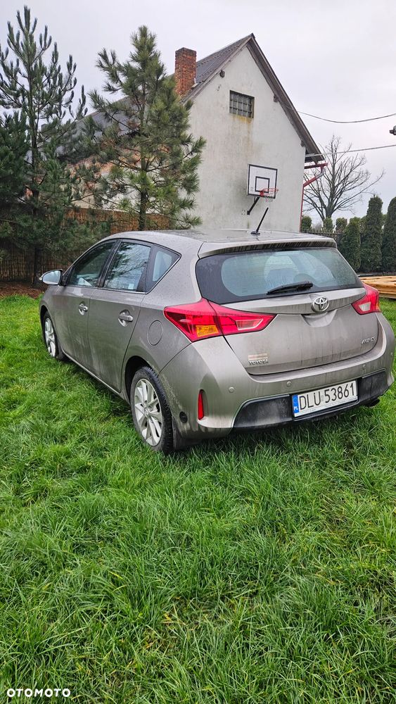 Toyota Auris 1.6 Premium Comfort - 5