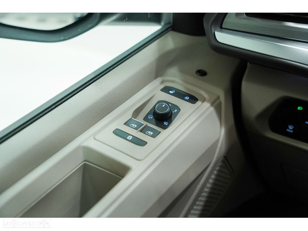 VW Multivan - 25