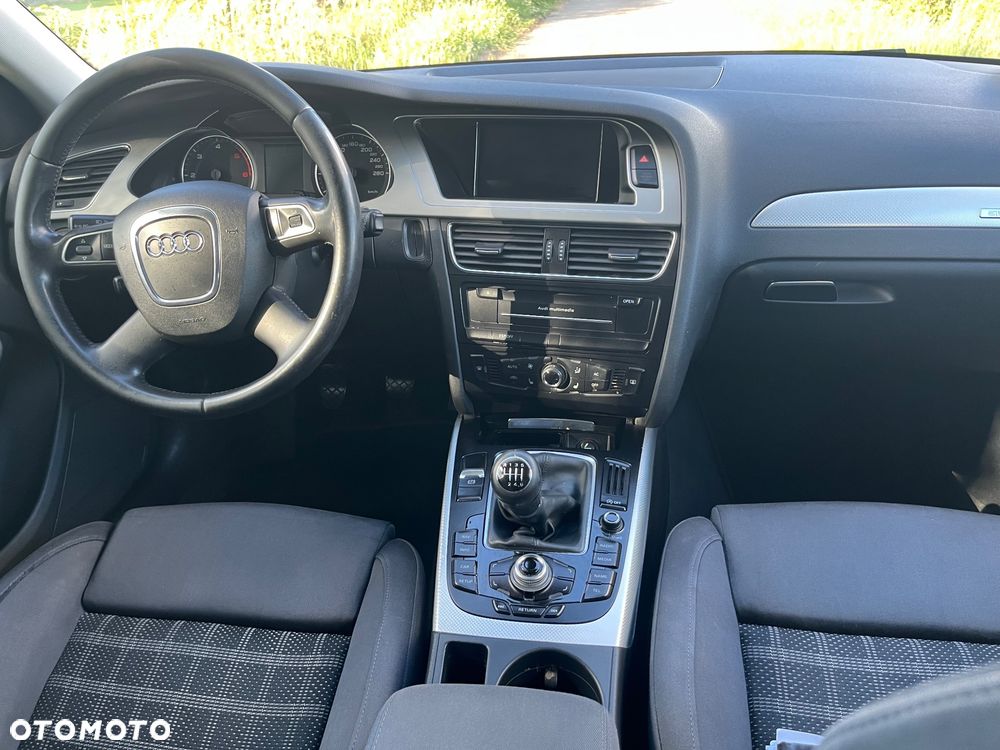 Audi A4 Avant 2.0 TDI Quattro - 12