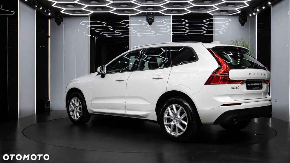Volvo XC 60 T4 Momentum - 6