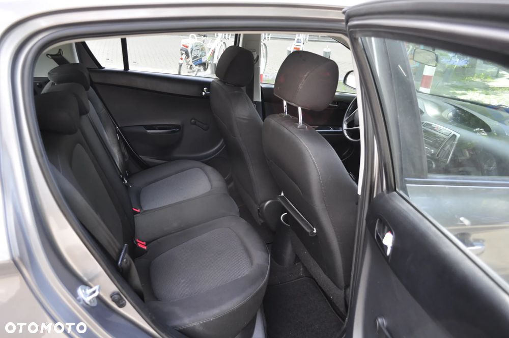 Hyundai i20 1.25 Comfort - 11