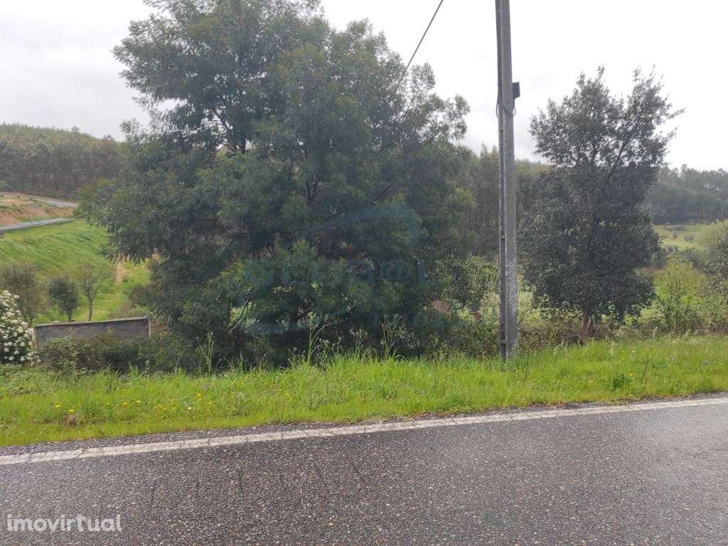 Terreno com 7.570 m², construção existente e excelente acessibilida... - Grande imagem: 2/14