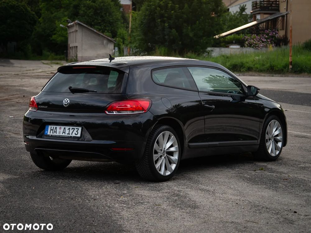 Volkswagen Scirocco 2.0 TDI DSG Blue Motion Technologie Edition - 2