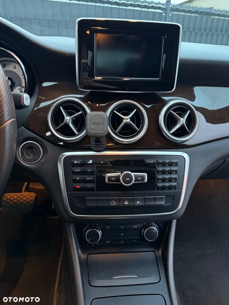 Mercedes-Benz CLA 250 7G-DCT - 15