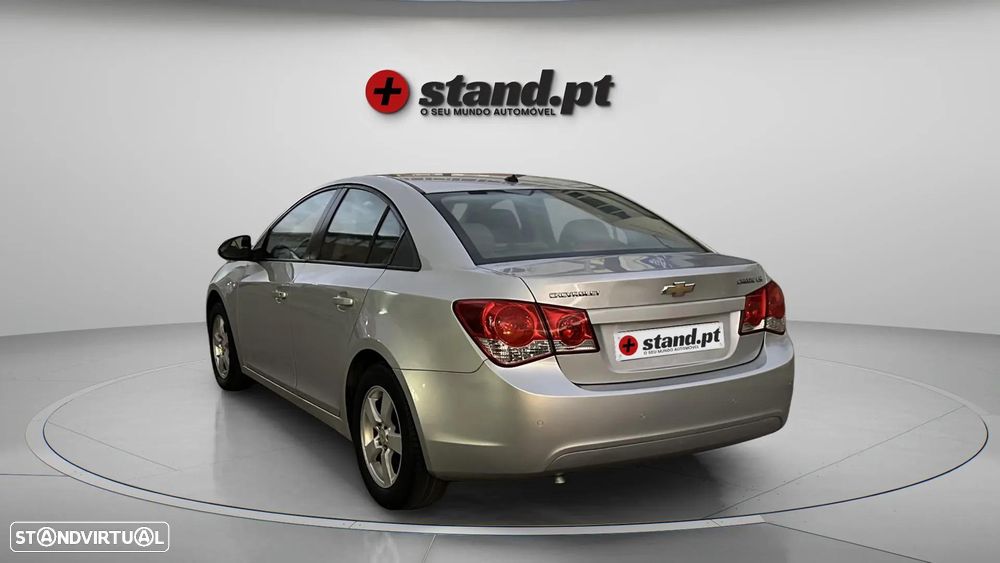 Chevrolet Cruze 1.6 LS - 7