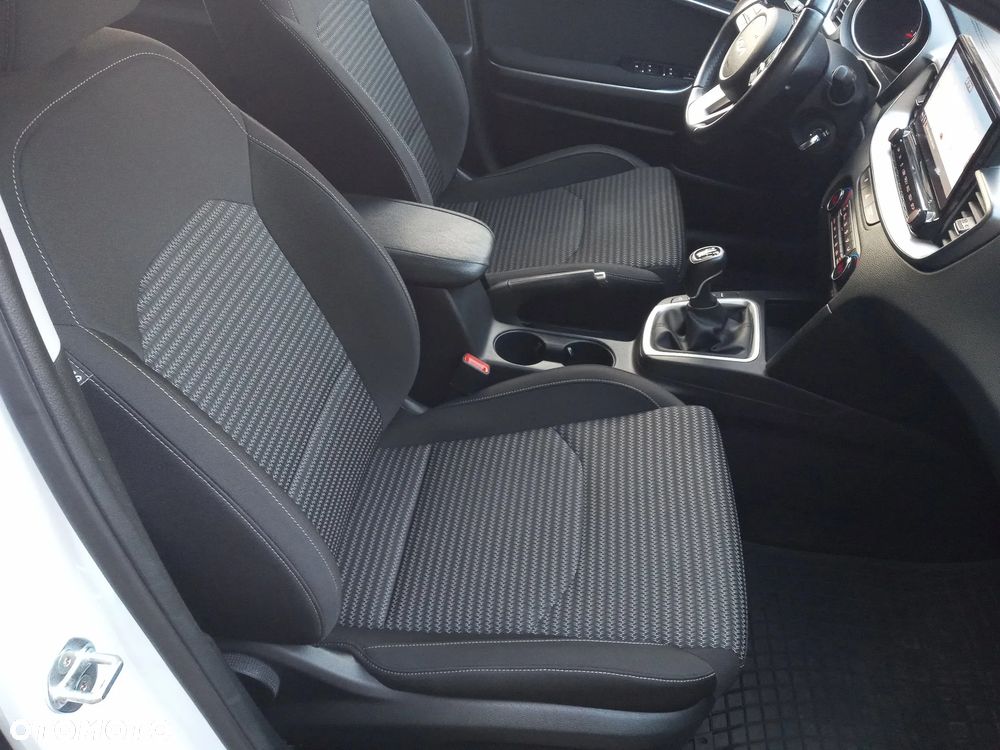 Kia Ceed 1.5 T-GDI M - 26