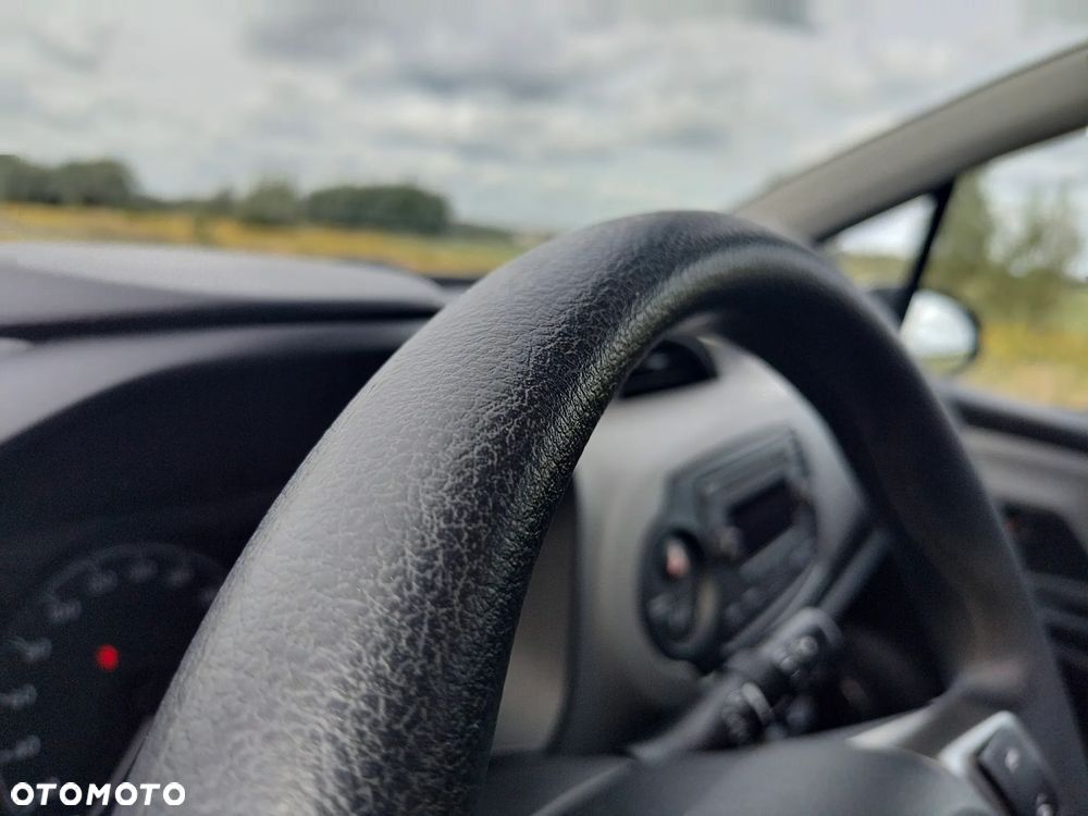 Toyota Yaris - 18