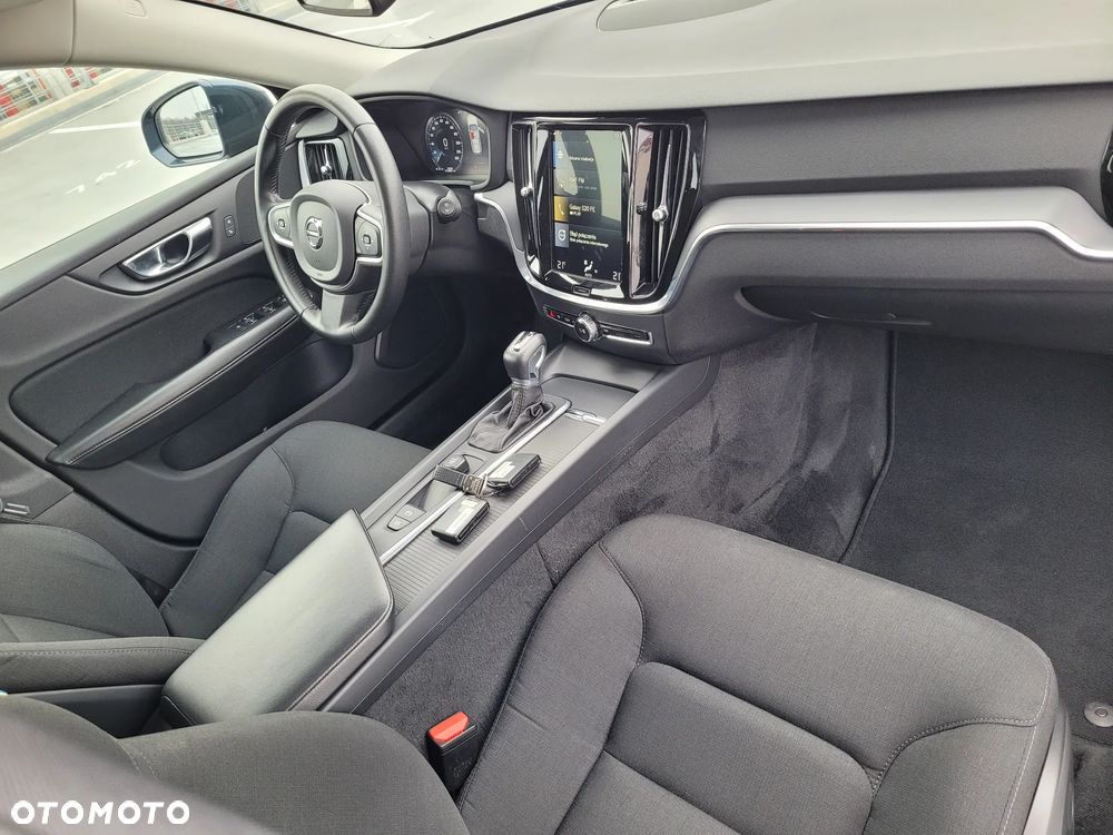 Volvo V60 D3 Momentum Pro - 20