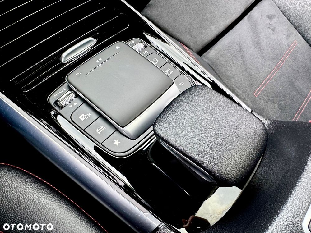 Mercedes-Benz GLA 200 d 8G-DCT AMG Line - 36