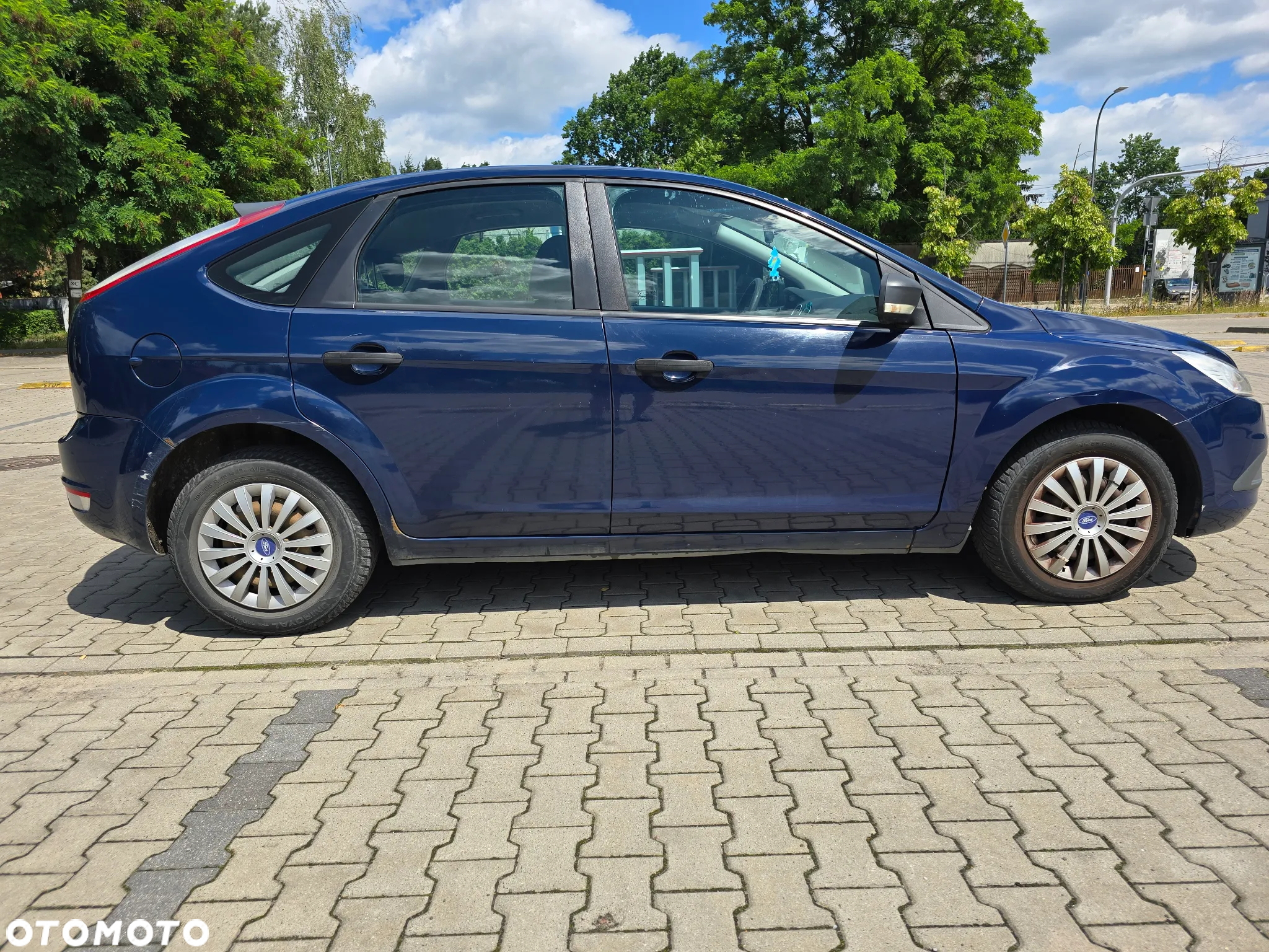 Ford Focus 1.6 Ambiente - 2