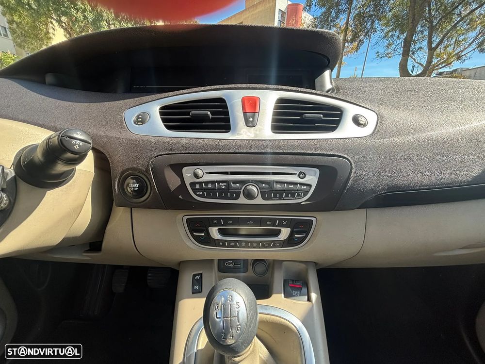 Renault Scénic 1.5 dCi Luxe - 10