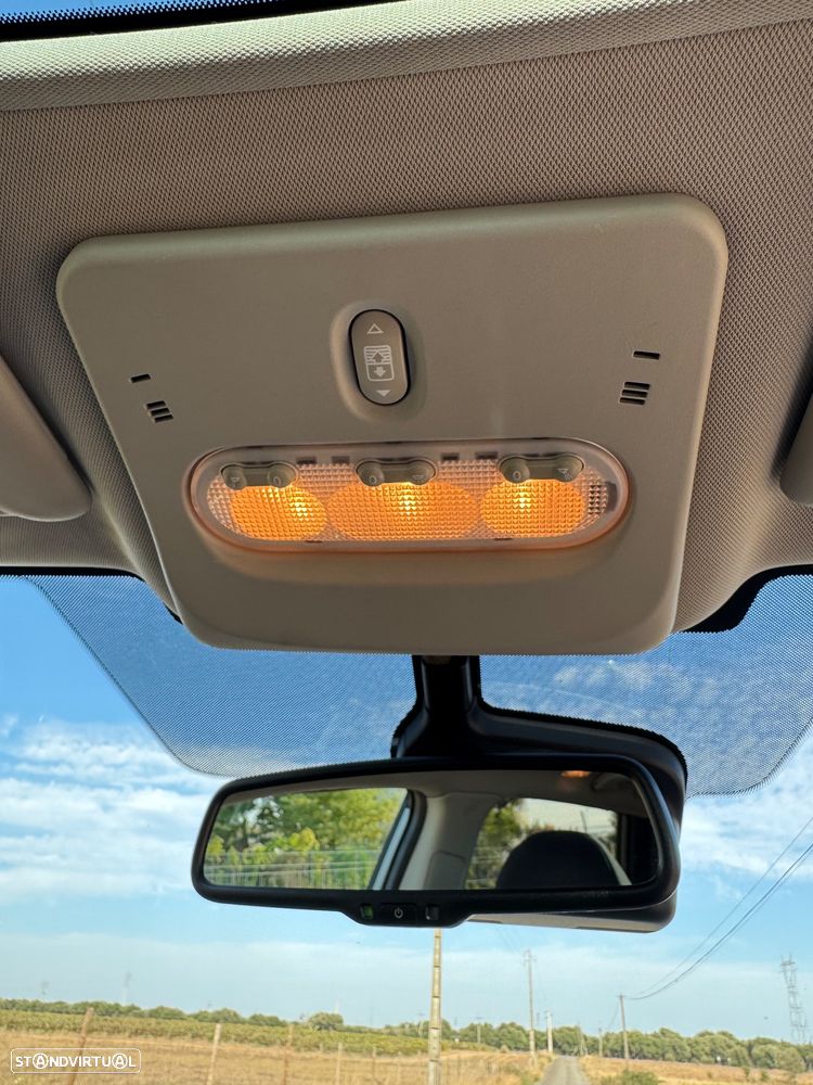 Nissan Qashqai 1.5 dCi N-Connecta 18 - 19