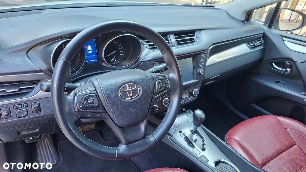 Toyota Avensis 1.8 Selection MS - 24