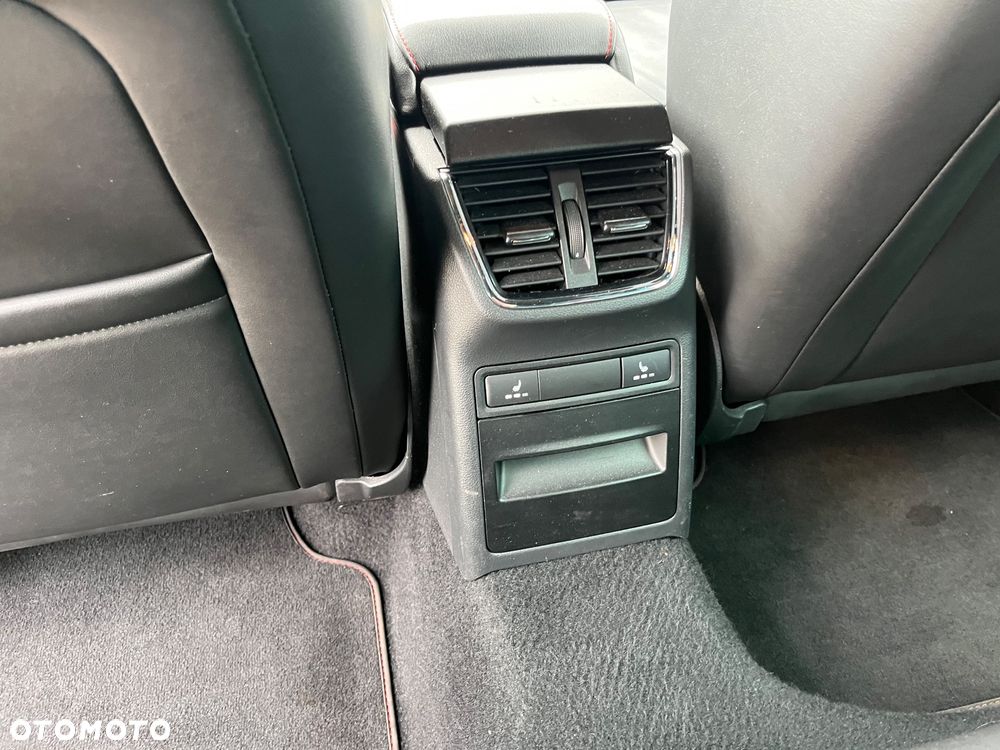 Skoda Octavia 2.0 TDI DSG RS - 17