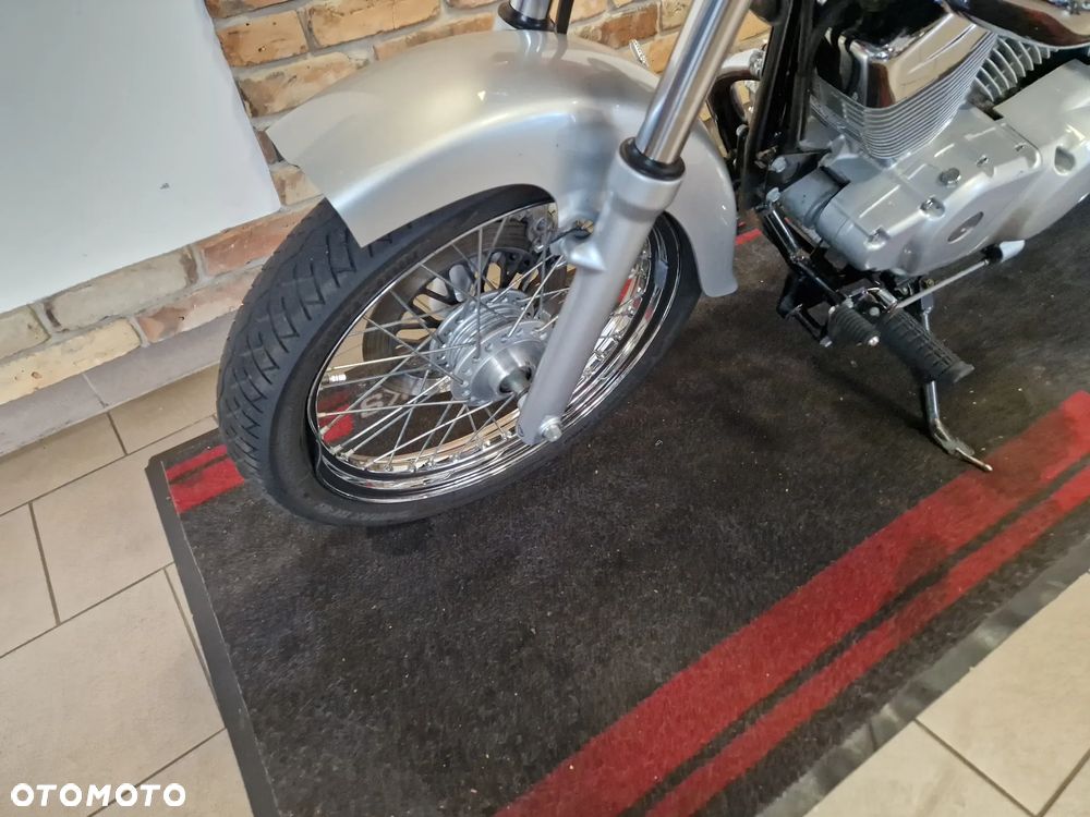 Suzuki Intruder - 18