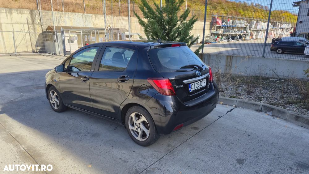 Toyota Yaris - 4