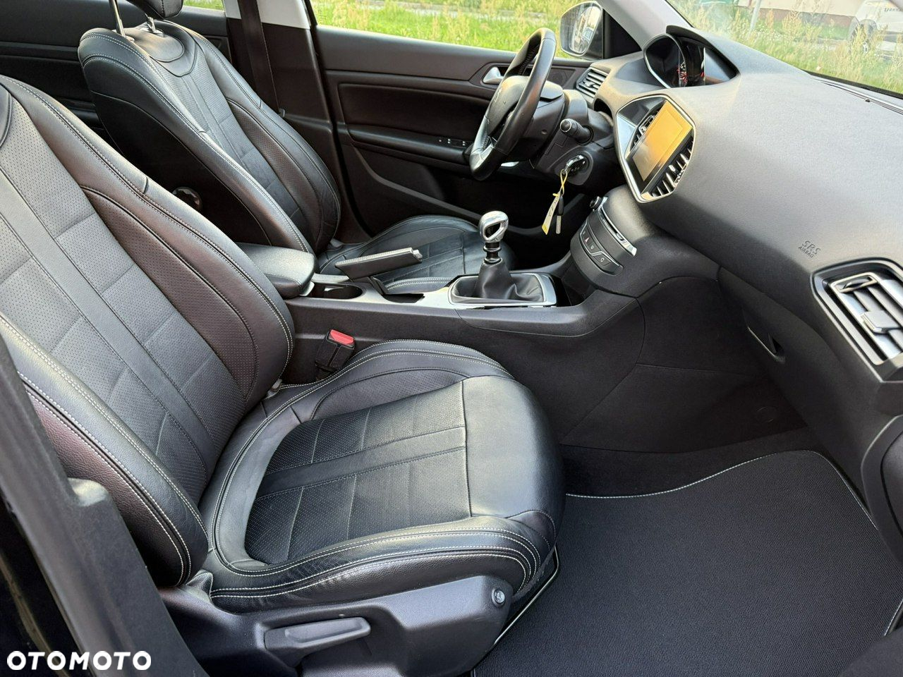 Peugeot 308 1.6 BlueHDi Allure S&S - 17