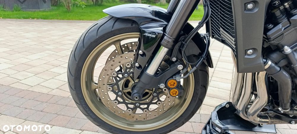 Yamaha FZ - 38