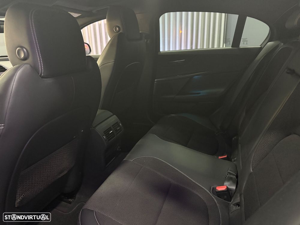 Jaguar XE 2.0 D R-Sport Aut. - 6