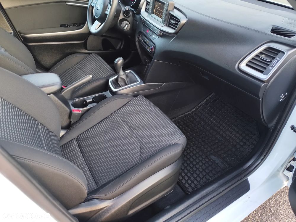 Kia Ceed 1.4 T-GDI S - 19