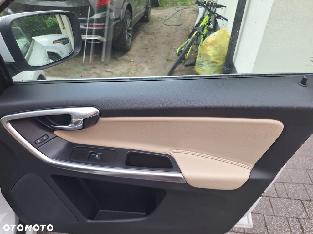 Volvo XC 60 T5 Drive-E Kinetic - 19