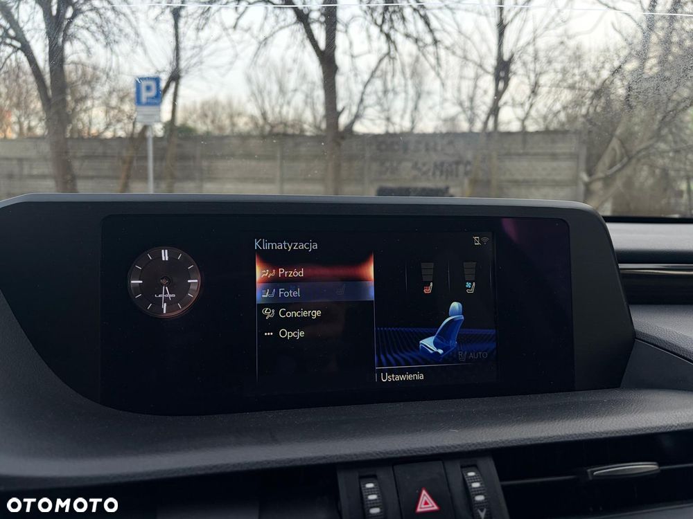 Lexus ES 300h Prestige - 28