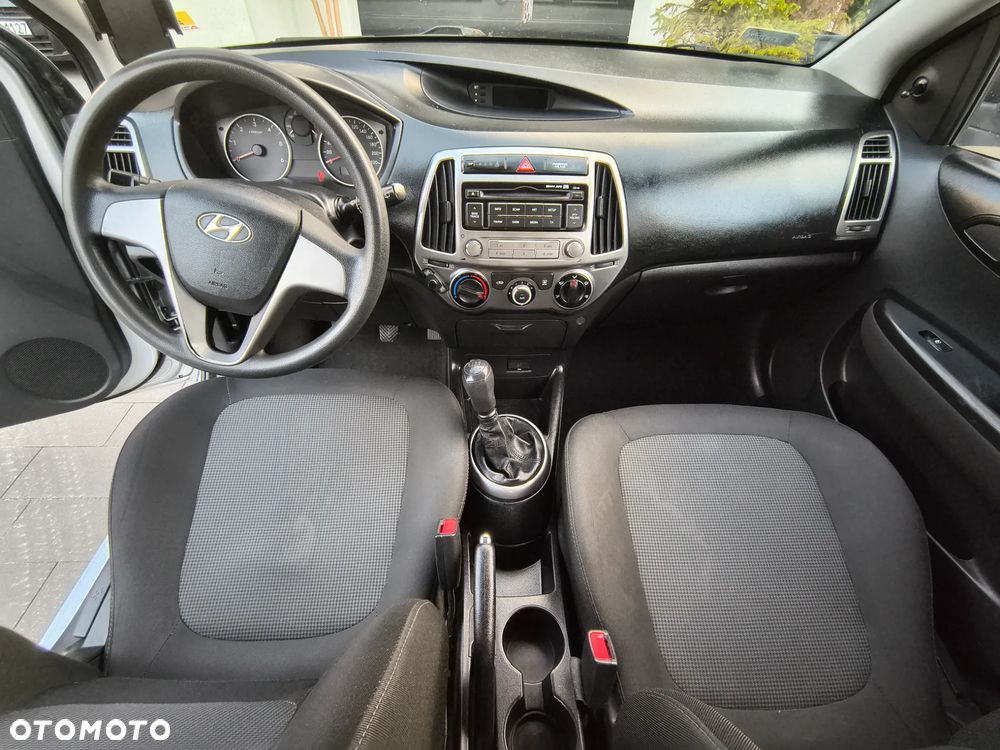 Hyundai i20 - 12