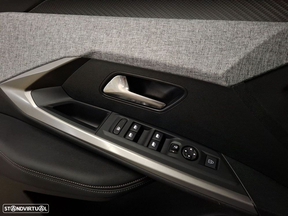 Peugeot 3008 1.2 Hybrid Allure e-DCS6 - 21