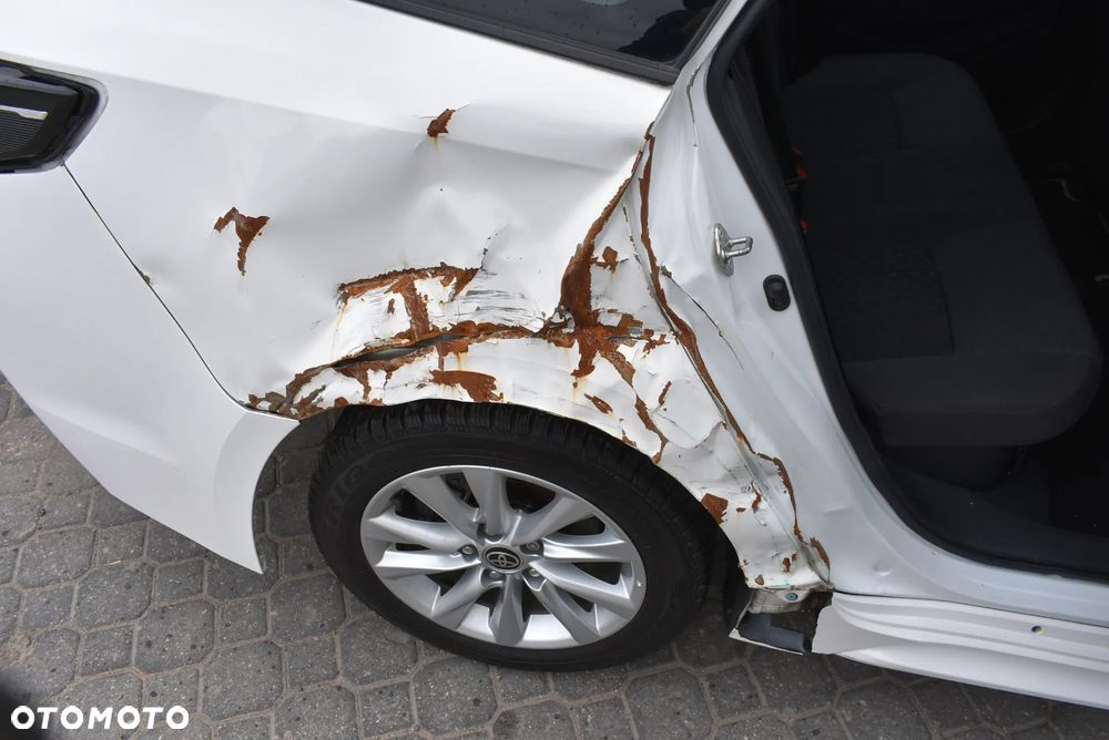 Toyota Corolla 1.8 Hybrid Comfort - 14