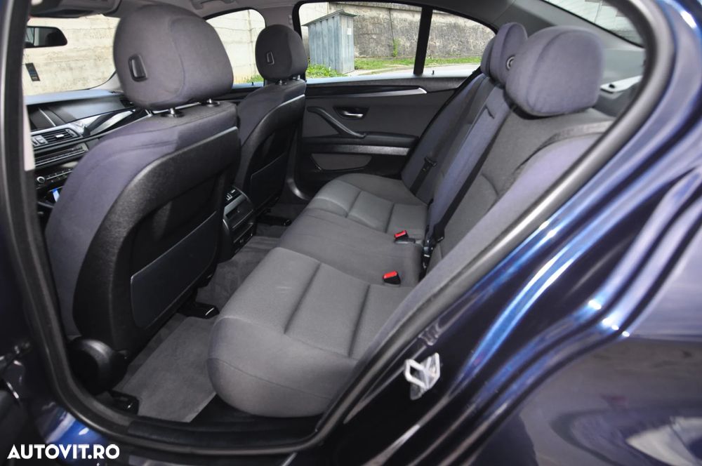 BMW Seria 5 525d xDrive AT - 8