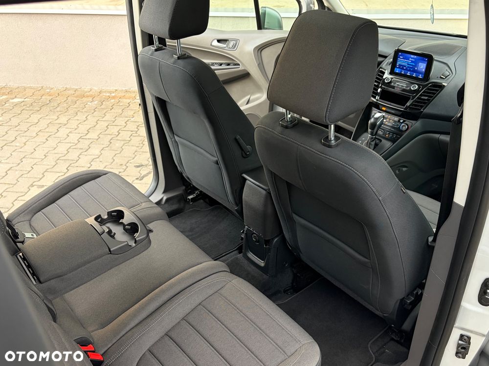 Ford Tourneo Connect Grand - 36