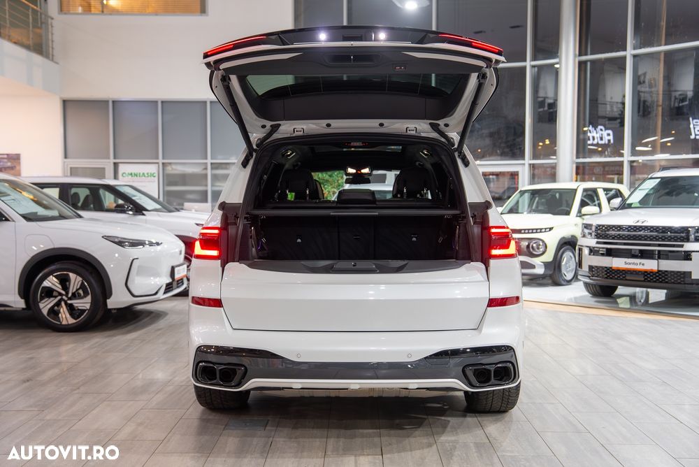 BMW X7 M60i xDrive - 9