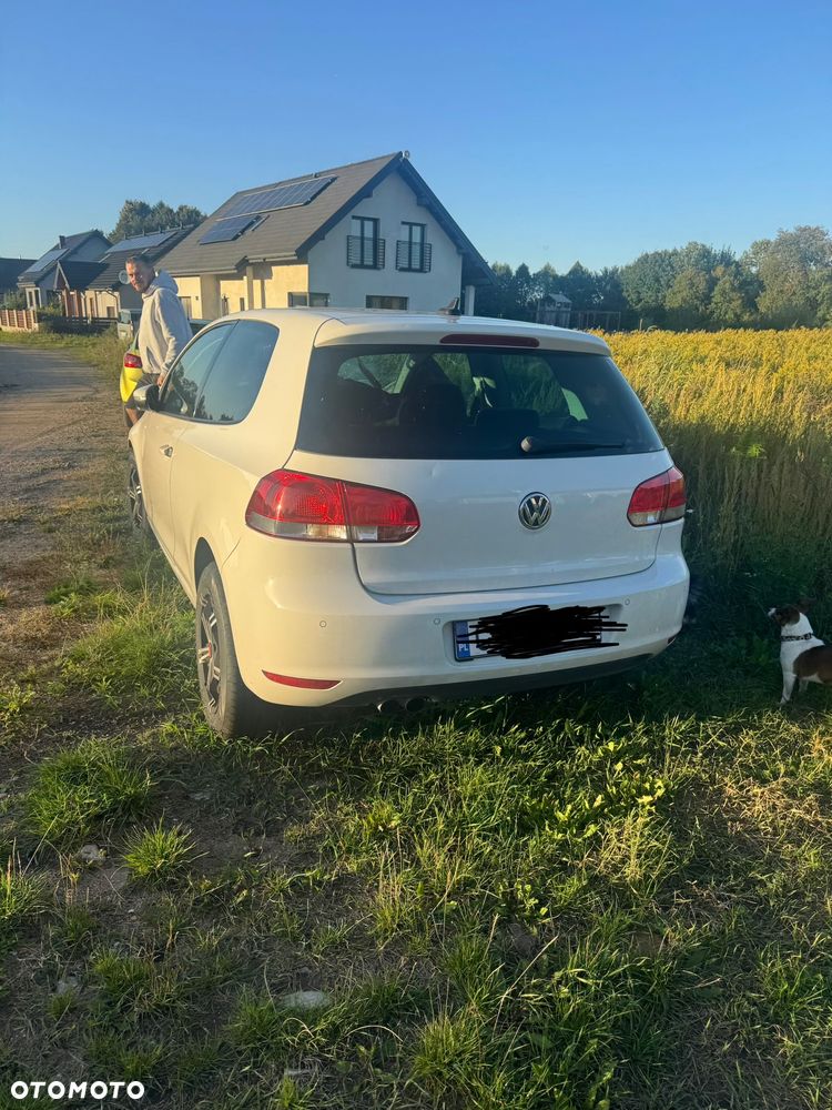 Volkswagen Golf - 1
