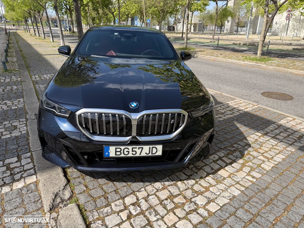 BMW i5 - 4