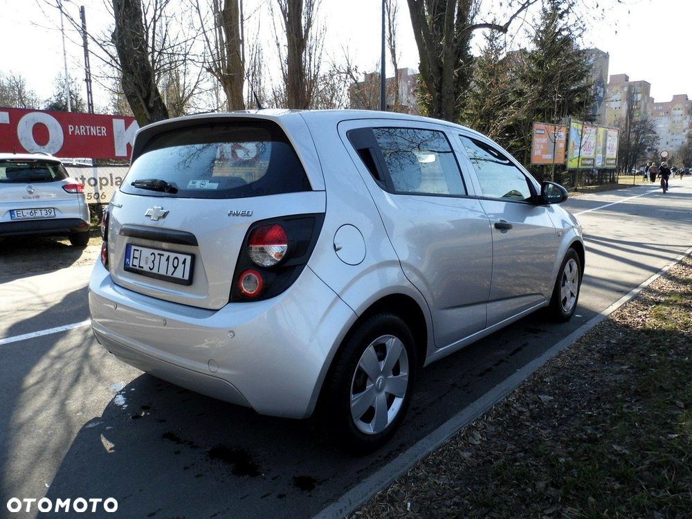 Chevrolet Aveo - 4
