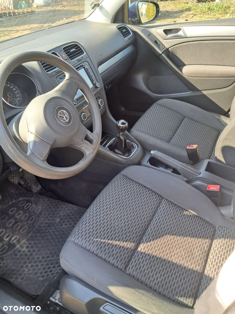 Volkswagen Golf - 6
