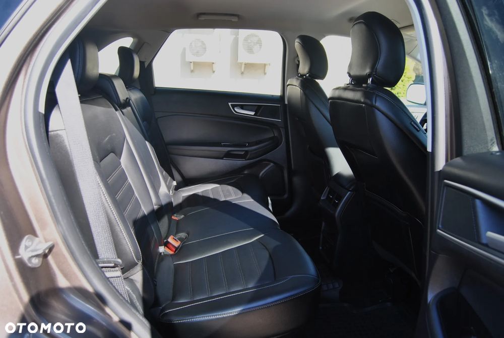 Ford Edge - 8