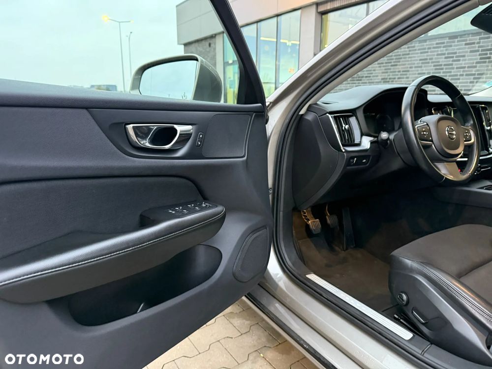 Volvo V60 D3 ECO - 9