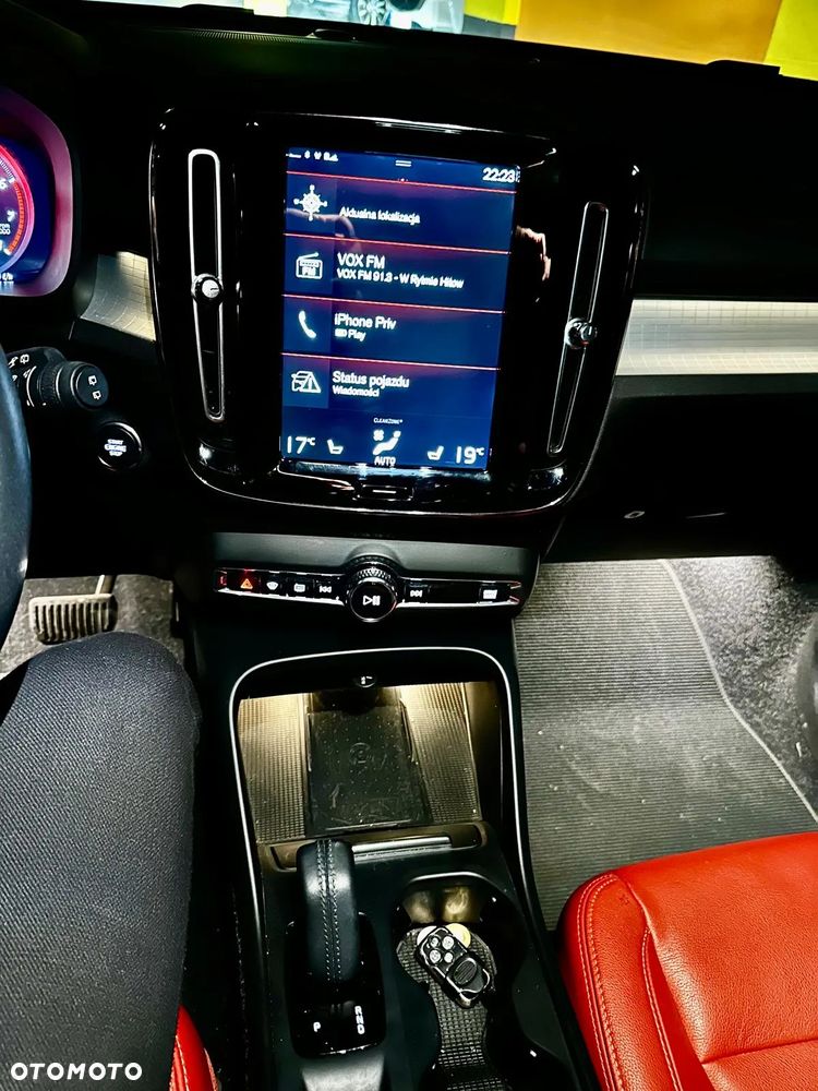 Volvo XC 40 T5 AWD Momentum - 8