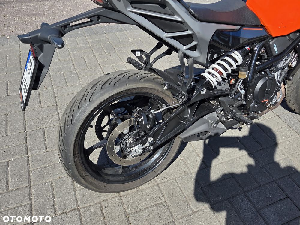 KTM Duke 125 - 18