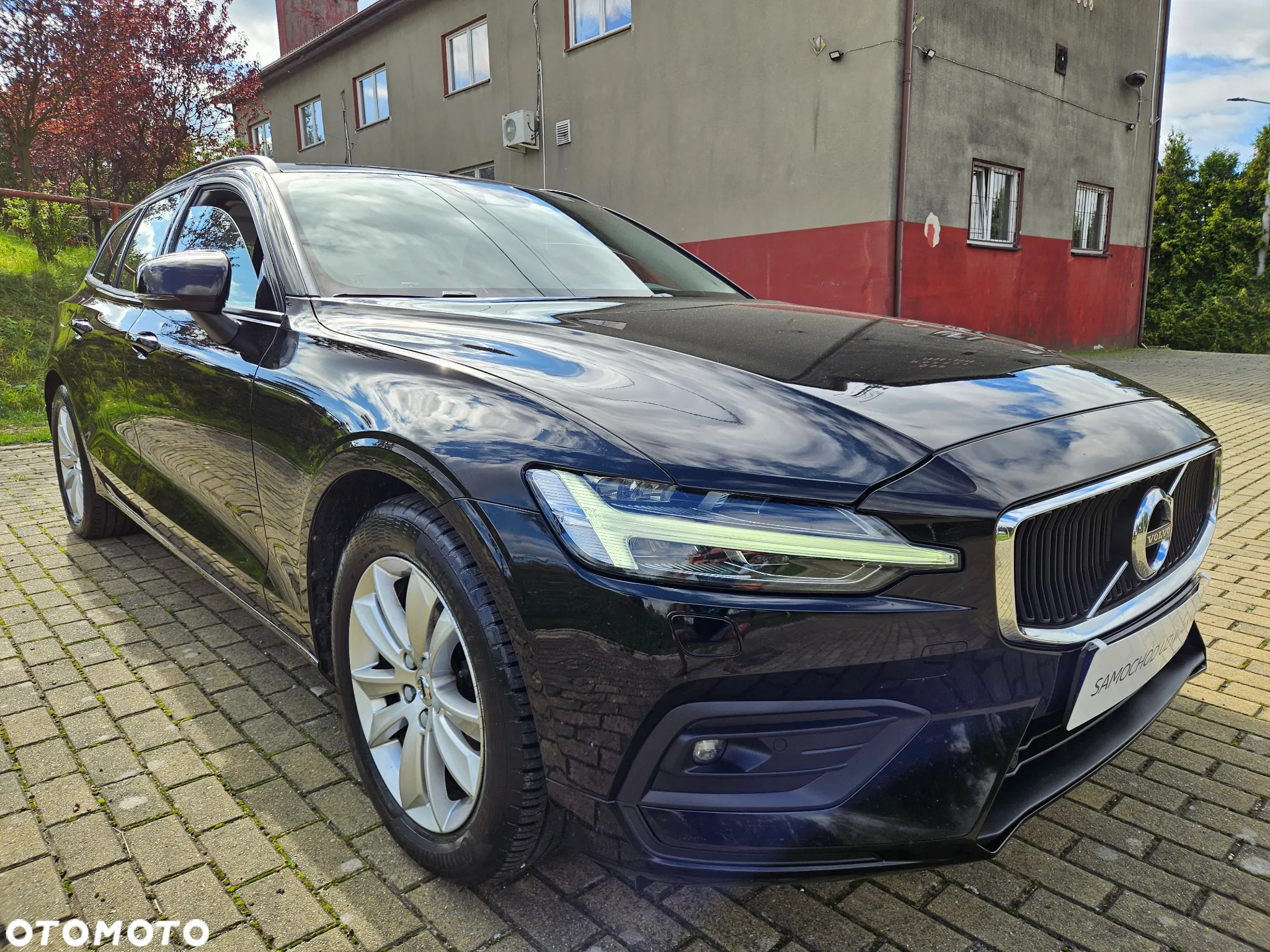 Volvo V60 D4 Momentum Pro - 4