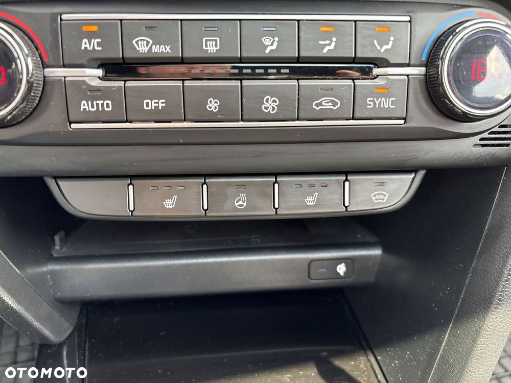 Kia ProCeed - 22