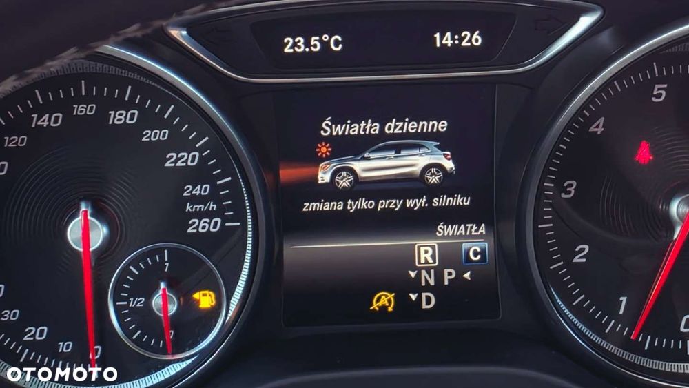 Mercedes-Benz GLA 200 7G-DCT Urban - 20