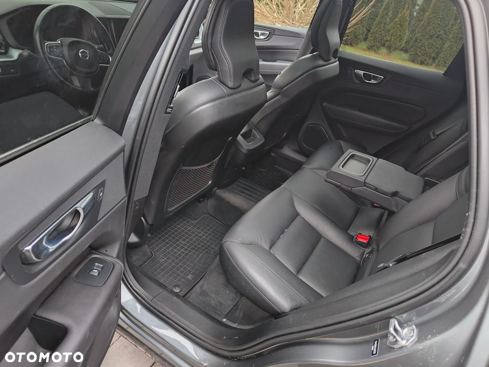 Volvo XC 60 T6 GPF AWD Momentum - 11