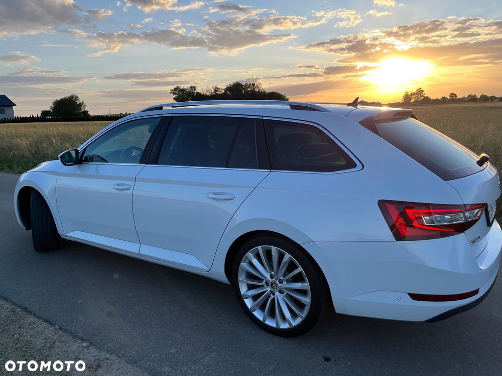 Skoda Superb 2.0 TDI Premium Edition - 5